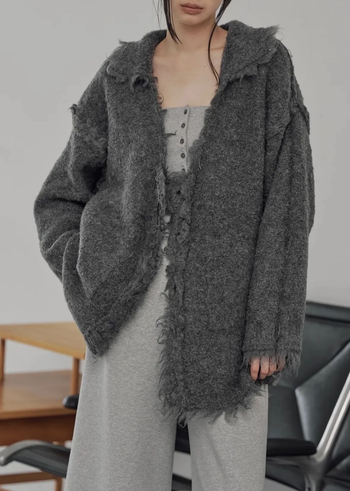 【アウトレット】WILLFULLY/ウィルフリー リバーシブルニットカーディガン (チャコール) brushed lightly reversible knit cardigan