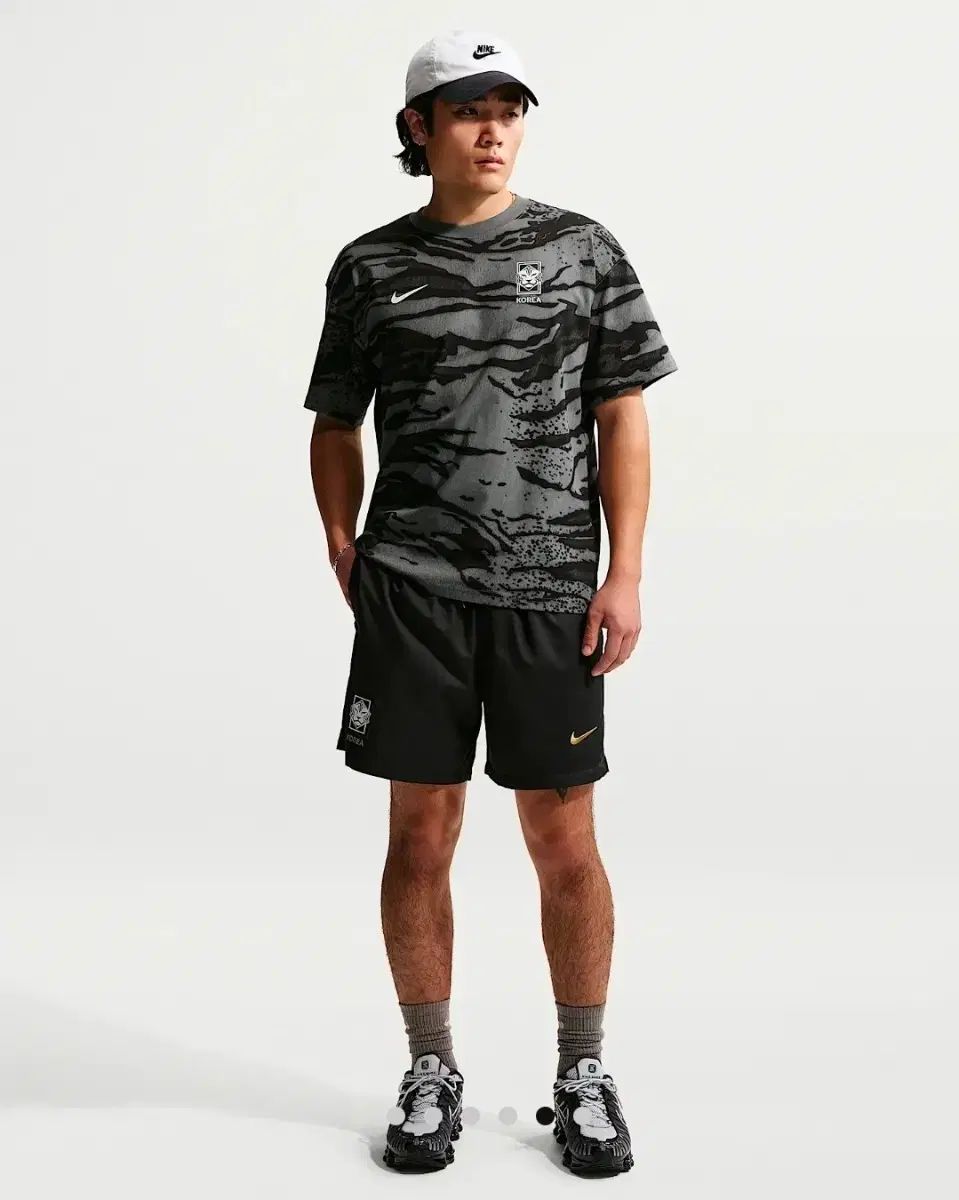 (新品 / S L) NIKE サッカー 韓国国家代表 虎 パータン Tシャツ アイアン グレー