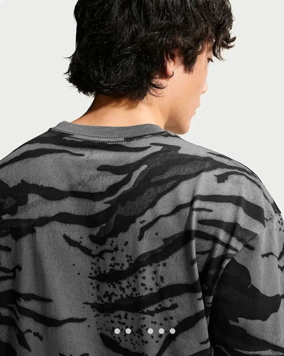 (新品 / S L) NIKE サッカー 韓国国家代表 虎 パータン Tシャツ アイアン グレー