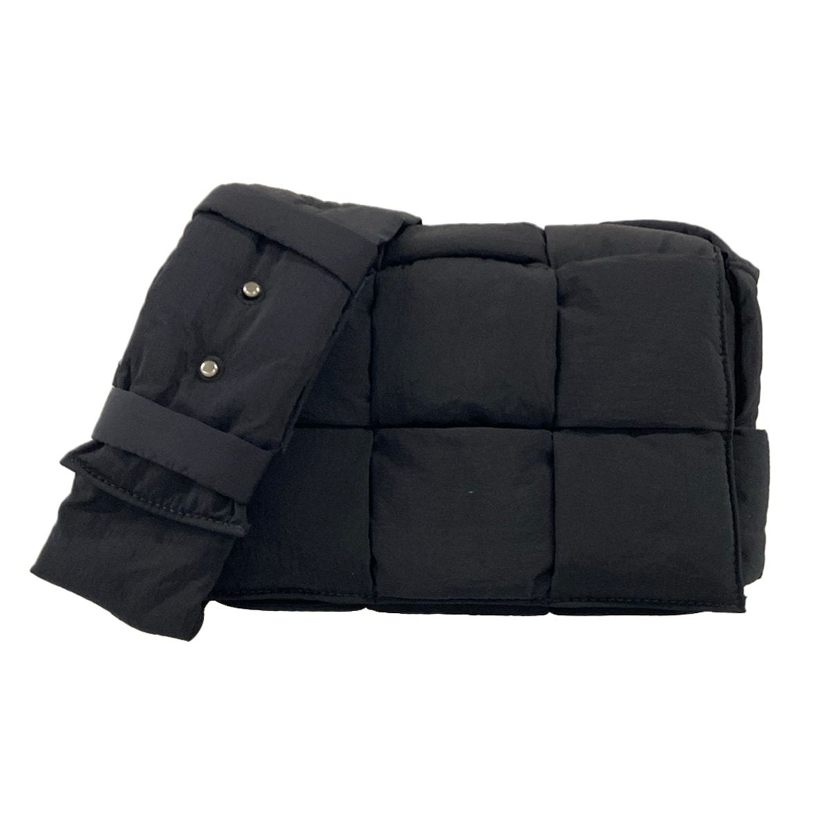 BOTTEGA VENETA(ボッテガヴェネタ) ショルダーバッグ美品 スモール パデッド テック カセット 755182 VBO81 黒