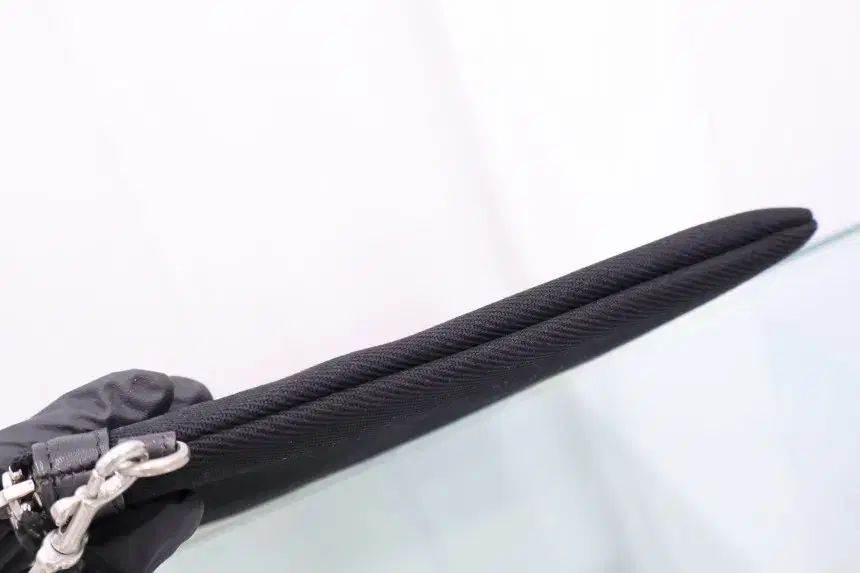 サンローラン 未使用 新品 リーヴ ゴーシュ ジッパー ポーチ クラッチバッグ 581369