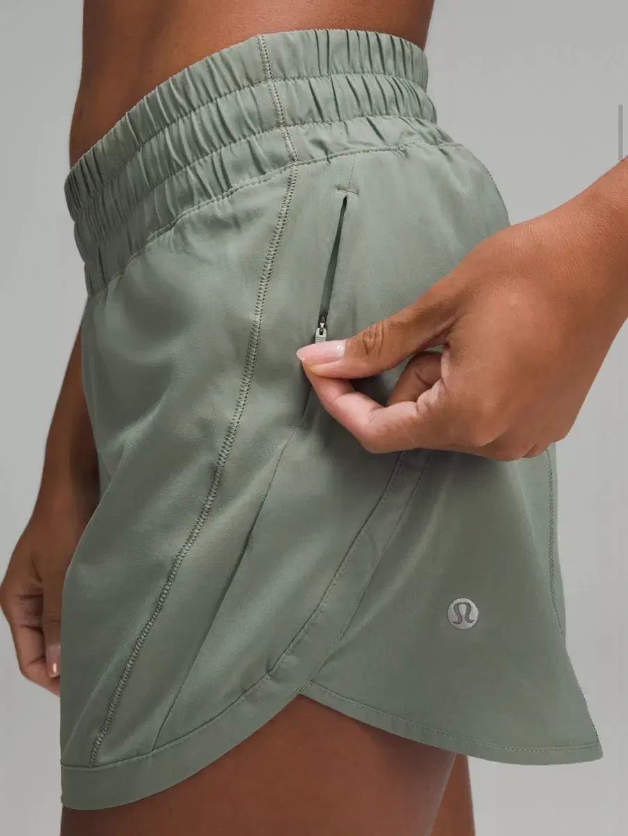 新品 ルルレモン トラックデット ハーフパンツ 5インチ ショーツ 定価78000