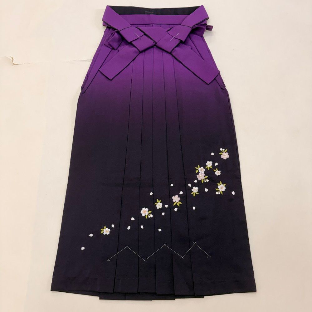袴 L size 紐下丈95cm 行灯袴 卒業袴 女性用袴 紫 ぼかし 刺繍 中古 5895