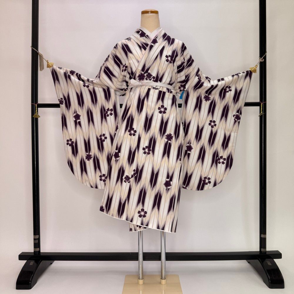 二尺袖 単品 卒業式着物 白 裄68cm Lサイズ 袴用着物 化繊 中古 5831
