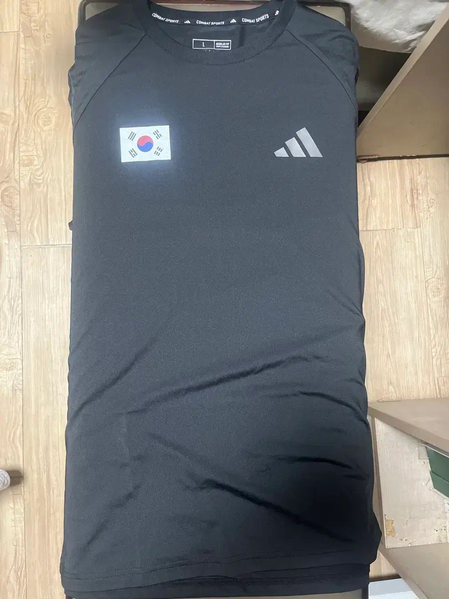 アディダス 半袖 Tシャツ ブラック 韓国国旗 パッチ L サイズ