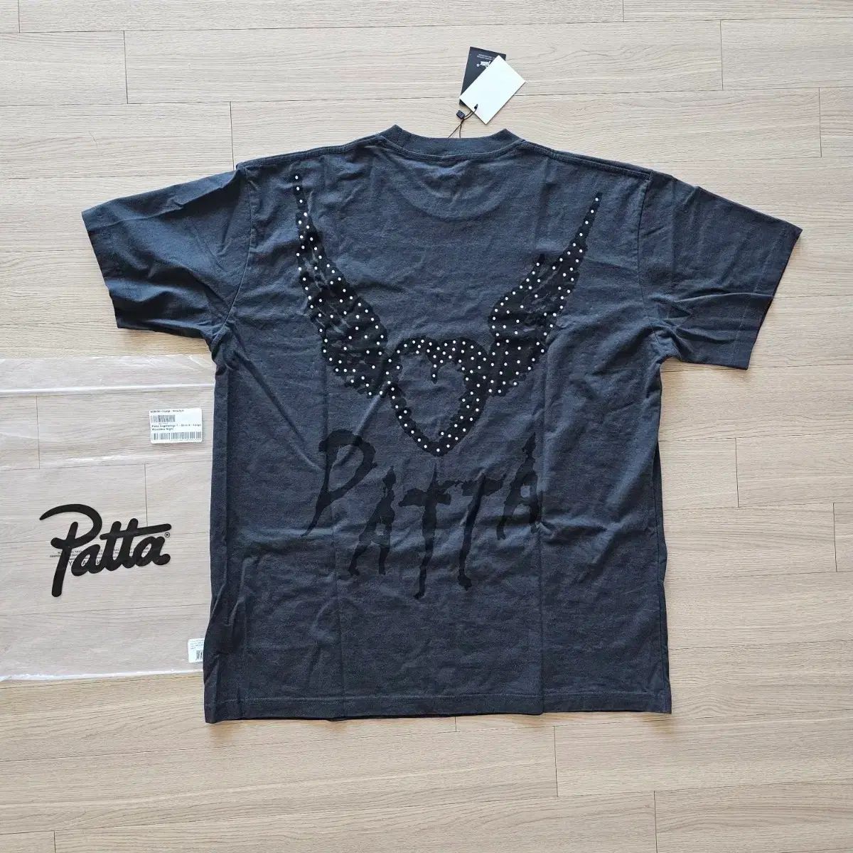 XL 105 新品) Patta パッタ アンド エンジェル ウィング ムーンレス NIGHT 半袖 Tシャツ
