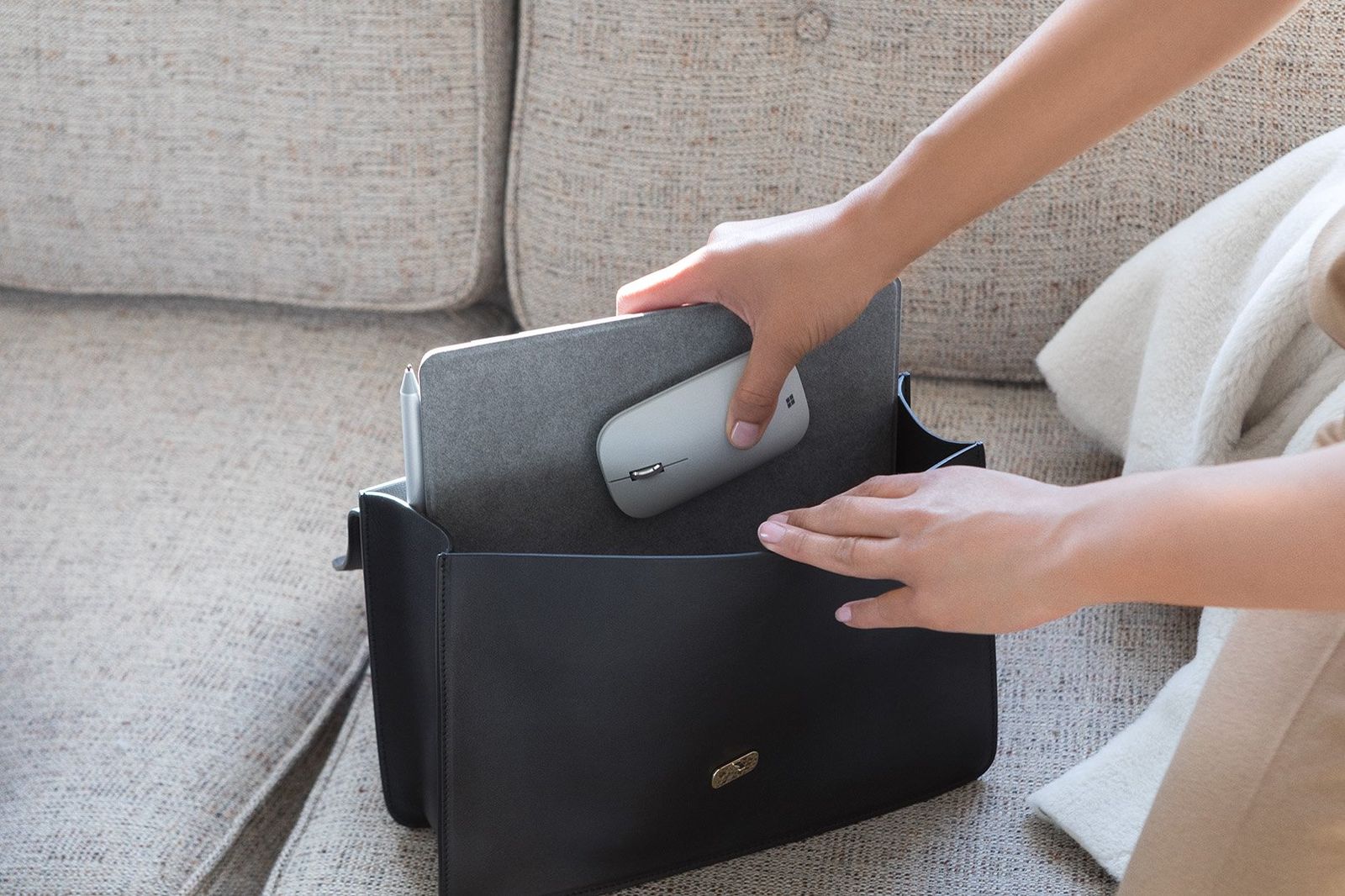 PC周辺機器 マイクロソフト Surface モバイル マウス グレー KGY-00007