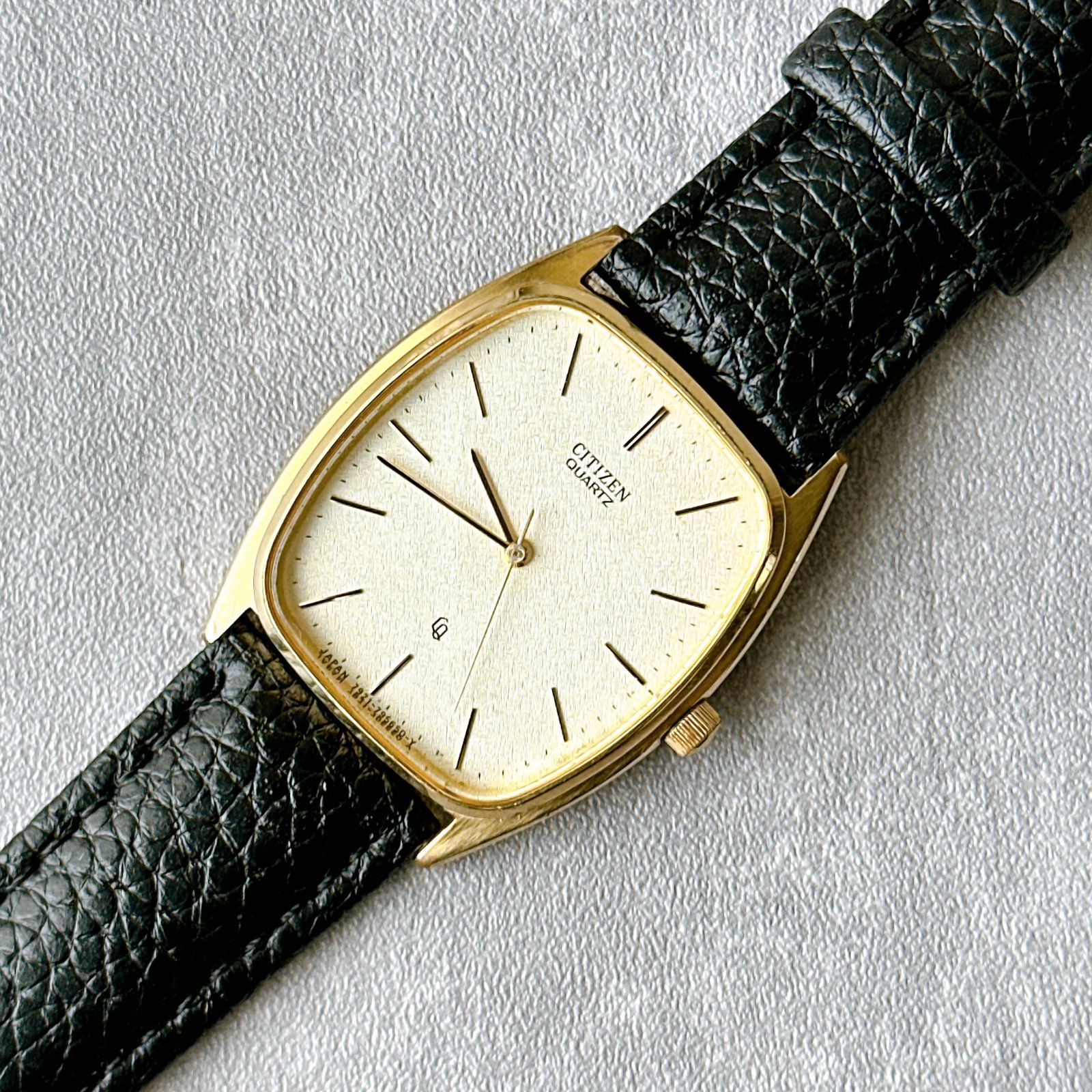 CITIZEN QUARTZ シチズンクォーツ メンズ腕時計 ゴールドカラー スクエアケース ヴィンテージドレスウォッチ 薄型 クラシックデザイン