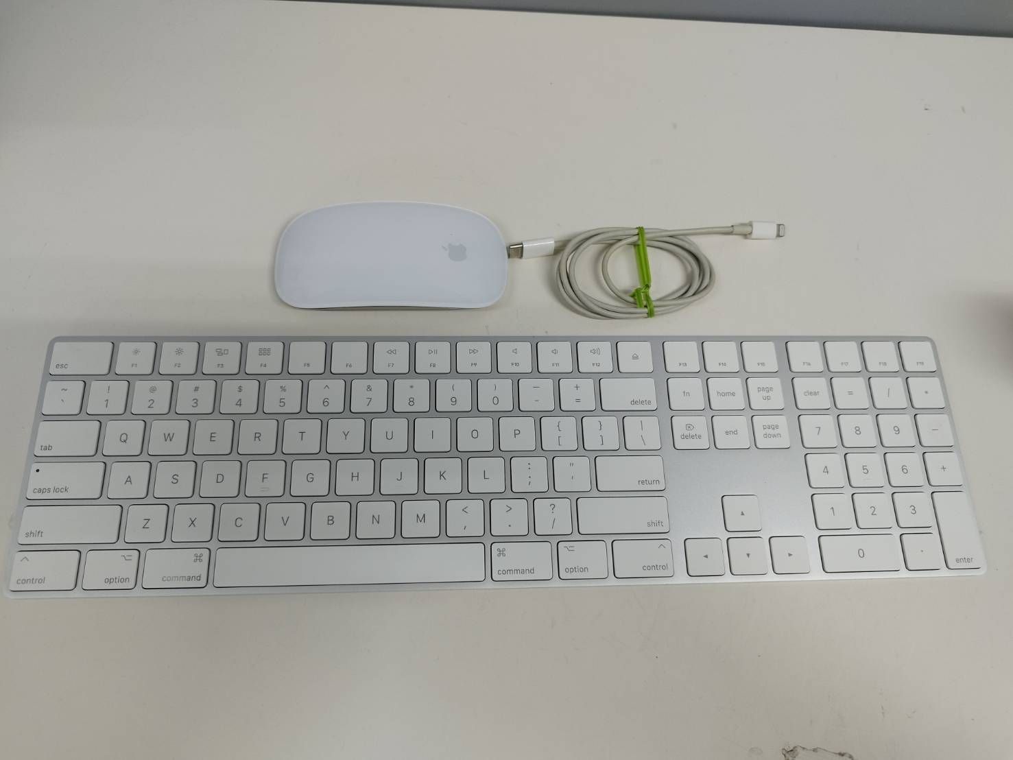 【正規品】Apple Magic Keyboard/テンキー付き/US配列(A1843) Magic Mouse 2(A1657)セット！