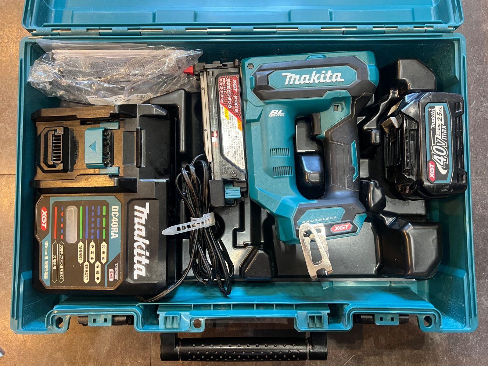 【 makita / 充電式 ピンタッカ 】PT001 G マキタ 稼動品 純正