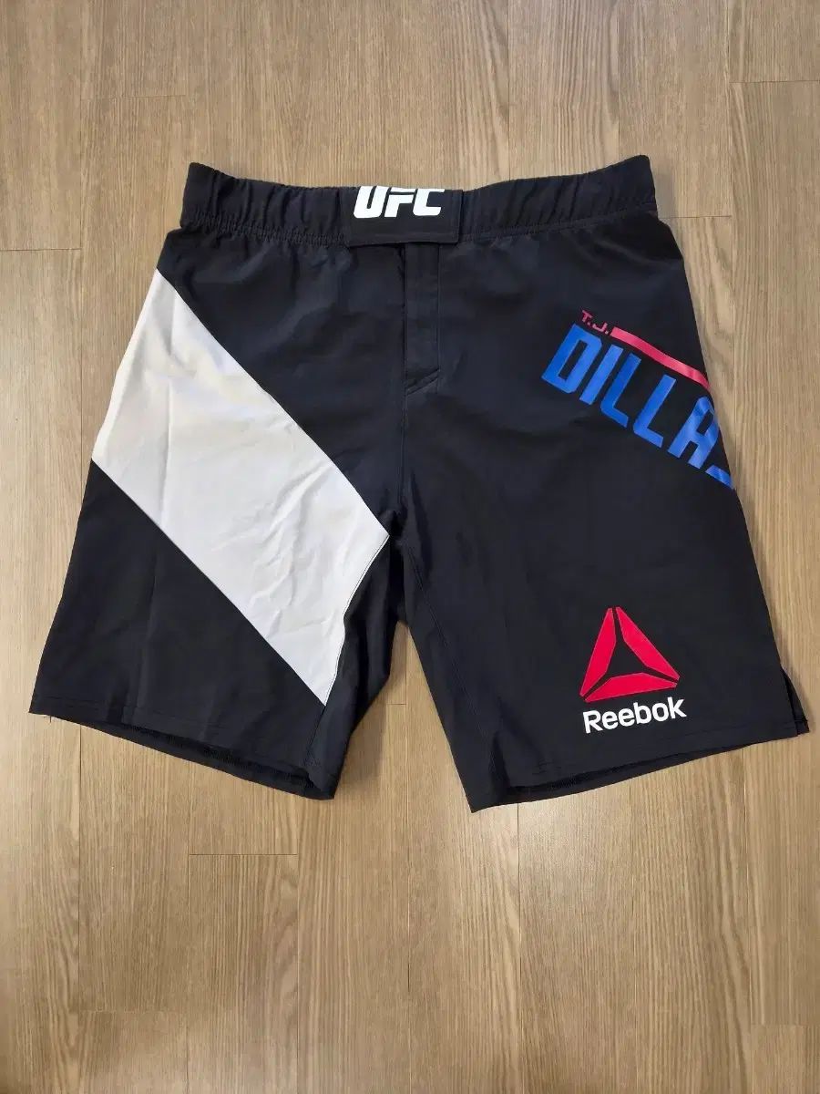 リーボック UFC TJ dillashaw ショーツ ハーフパンツ ブラック