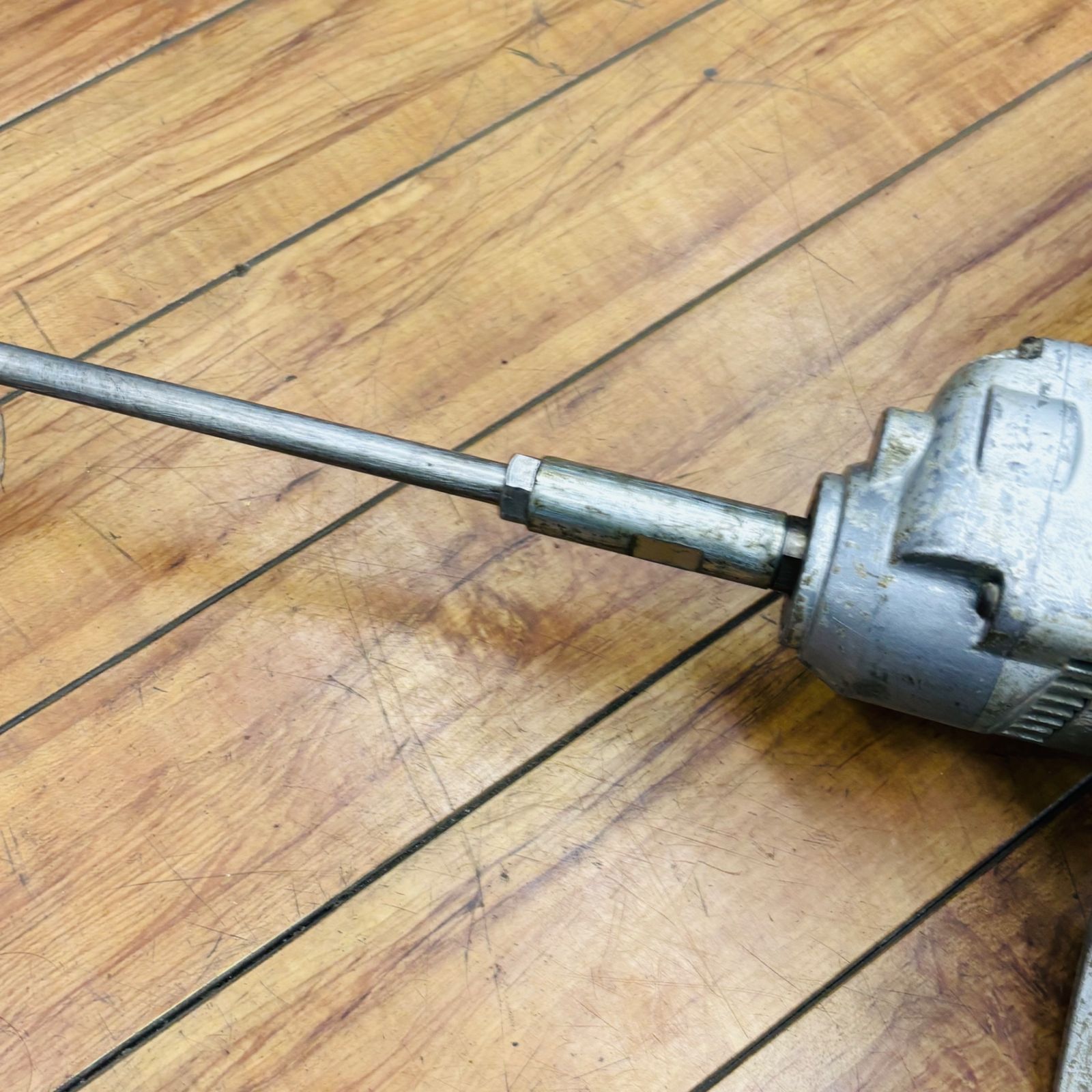 マキタ(makita) 高粘度用 カクハン機 UT2400 【リライズ蓮田店】