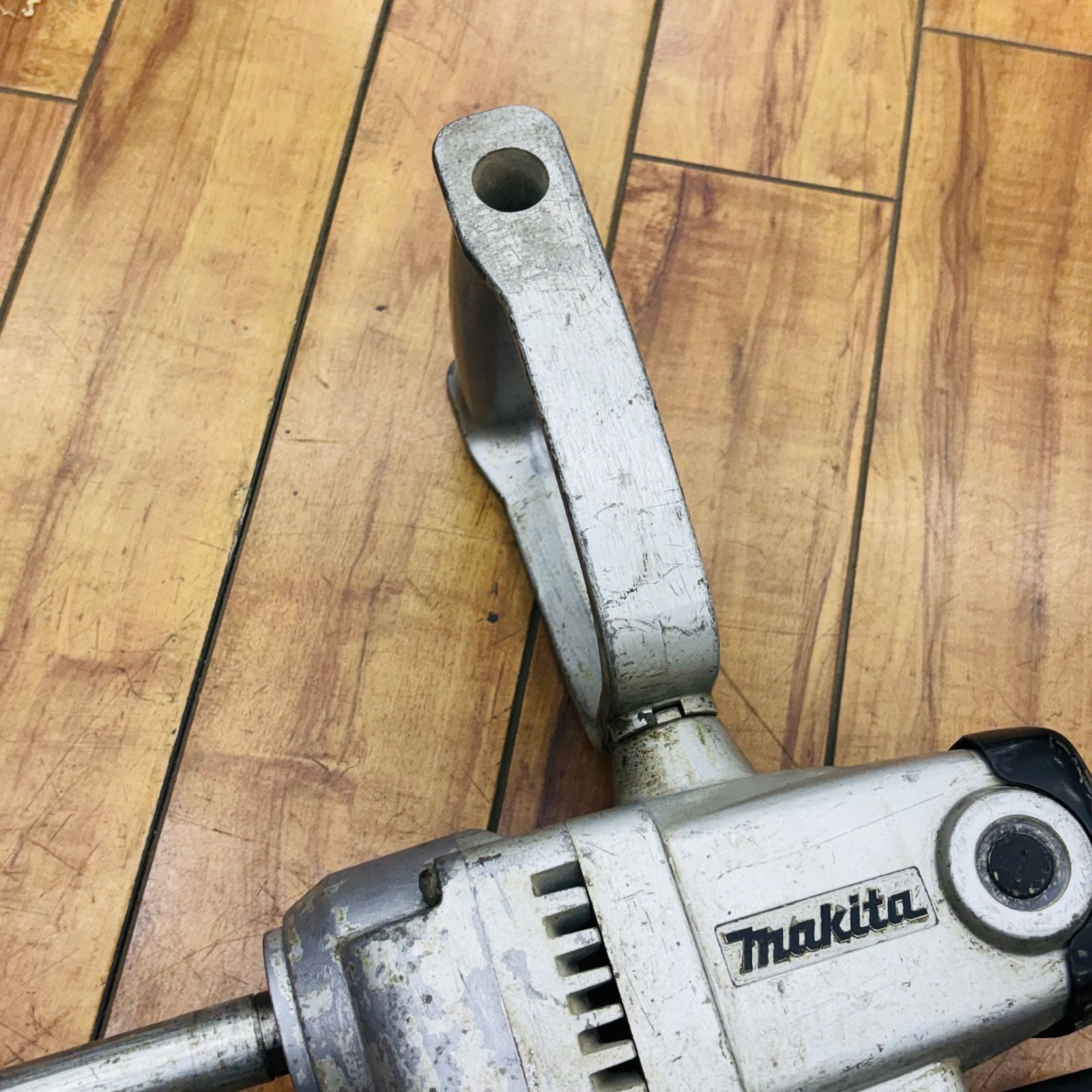 マキタ(makita) 高粘度用 カクハン機 UT2400 【リライズ蓮田店】