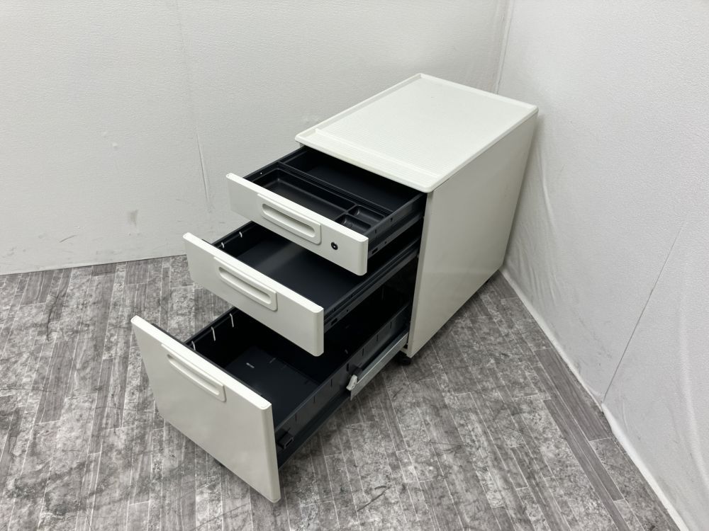 中古品】プラス 1200平デスク＋ワゴンセット ホワイト - メルカリ