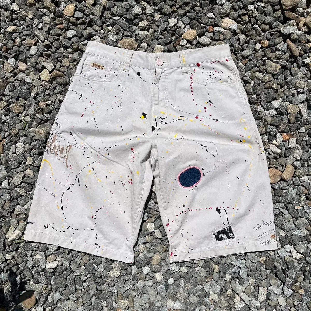 Quiksilver ペインティング 刺繍 バミューダパンツ (実寸確認)