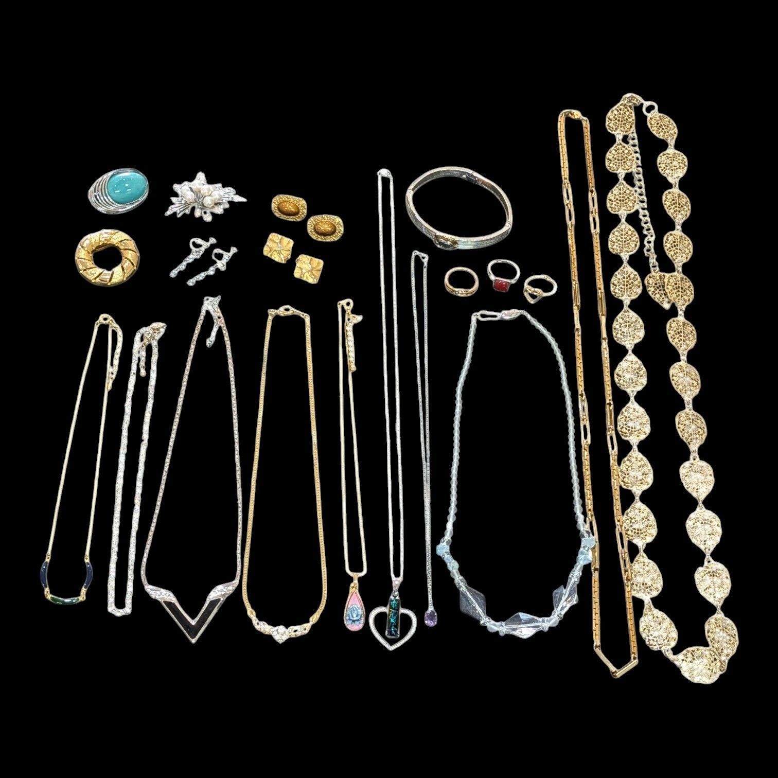 【遺品整理まとめて■⑧】ジュエリー　20点　ネックレス　イヤリング　ブローチ　リング　バングル　チェーンベルト　アクセサリー