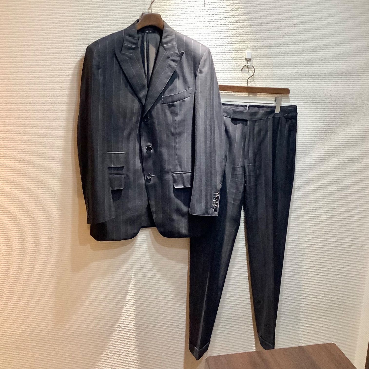 トムフォード TOM FORD ストライプ スーツ セットアップ 3B ジャケット 本切羽 スラックス パンツ グレー [48] BASIC BASE 21BL4B D638/T88