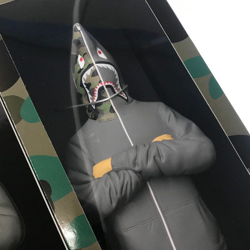 中古美品】 A BATHING APE アベイシングエイプ SHARK SEIJIN FIGURE