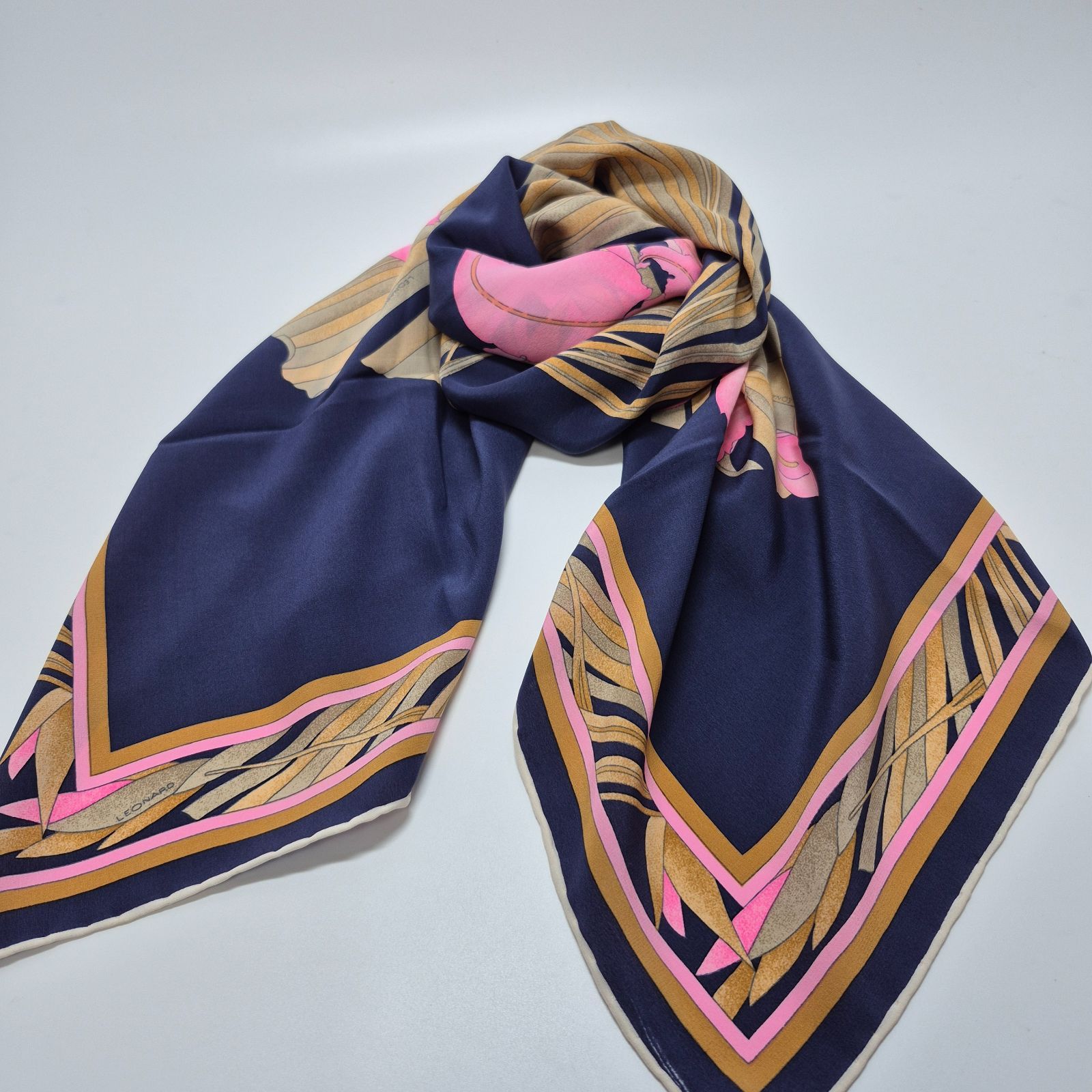 used品】美品！LEONARD レディーススカーフ シルク100% MADE IN ITALY 