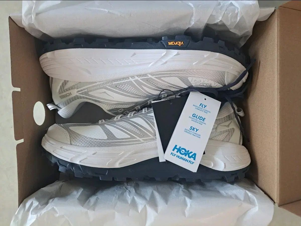 285 HOKA ONE ONE ホカオネオネ マッハ麻 マファテ スピード2 白 シルバー 新品