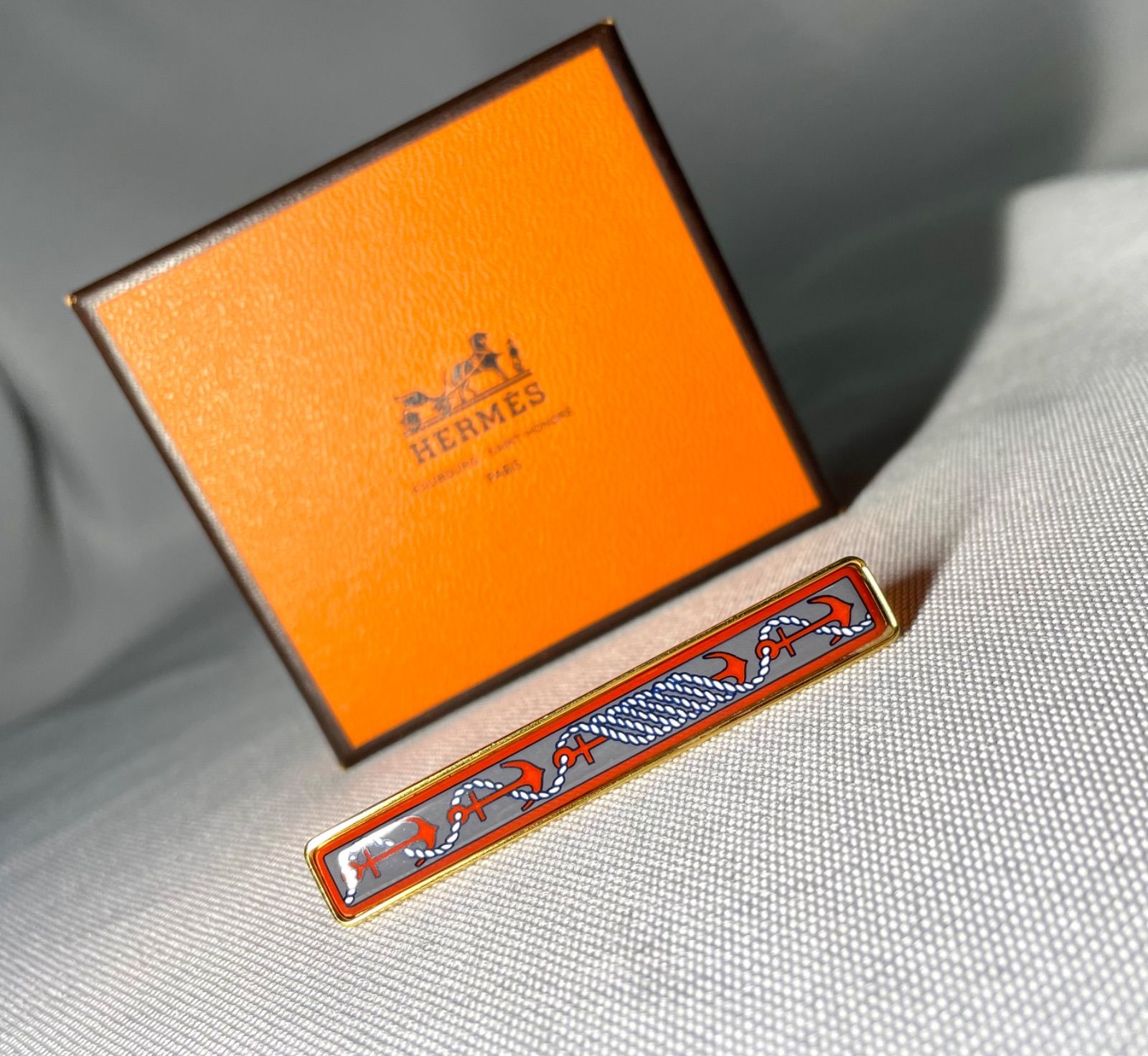 美品 希少 HERMES エルメス エマイユ レッド&ゴールド マルチカラー ヴィンテージ ネクタイピン タイピン タイバー メンズアクセサリー