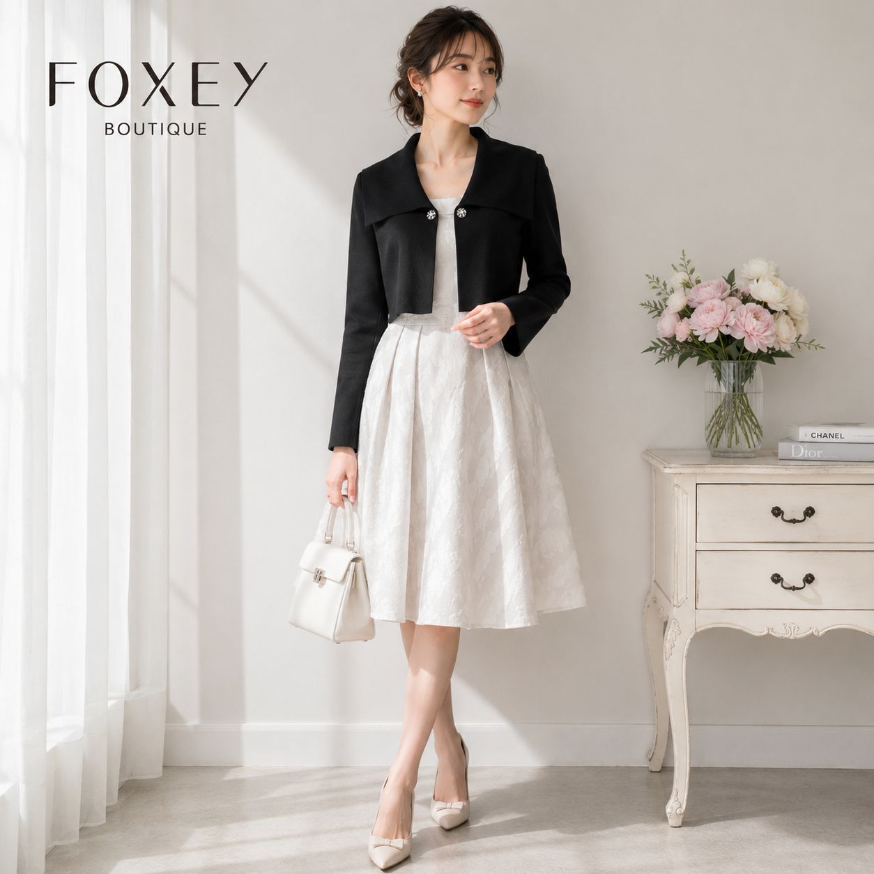 【未使用に近い】FOXEY BOUTIQUE 37665 / フォクシーブティック レディジャケットブラック 40【Mサイズ（9号）〜Lサイズ（11号）相当】ジュエルボタン ジャケット（アウター）学校行事 お食事会 観劇 パーティー デイリー コーデ