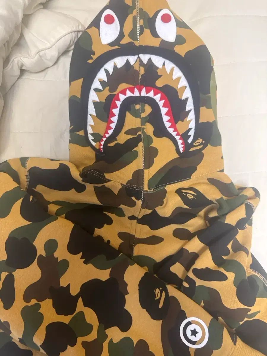 A BATHING APE FIRST CAMO ジャカード シャーク abc WHO ジップアップ イェロー