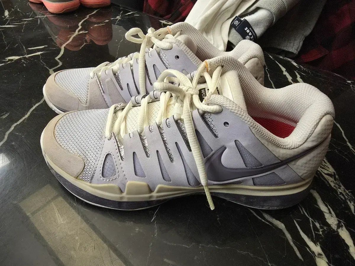 NIKE ナイキ テニスシューズ 543222-555 (中古) 230mm 出品