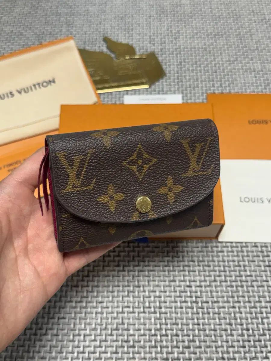 ルイヴィトン ロザリ コインファー 財布