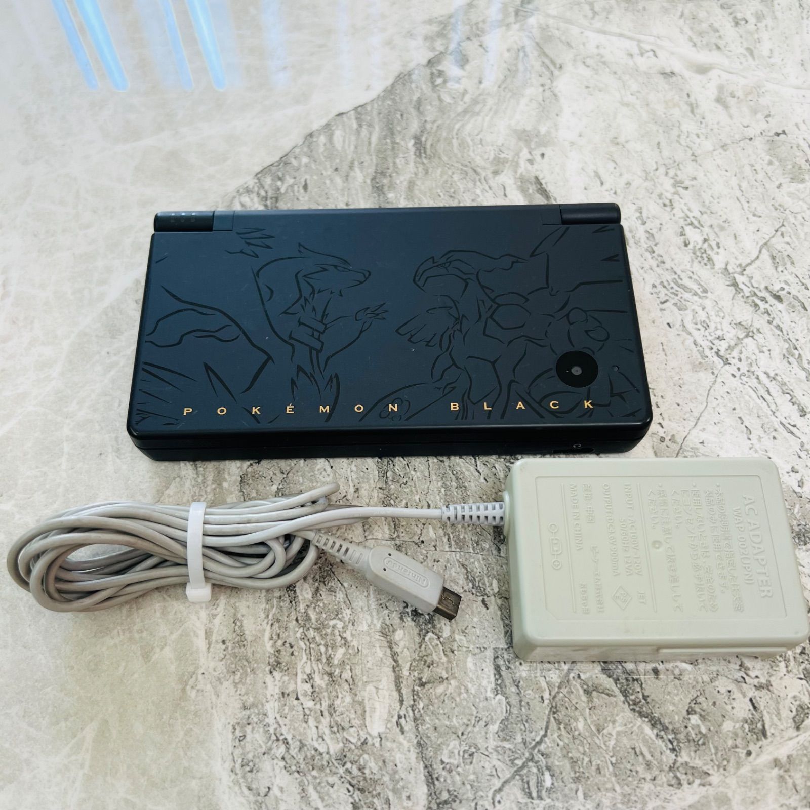 完動品】Nintendo ニンテンドー DSi レシラム ゼクロム エディション 