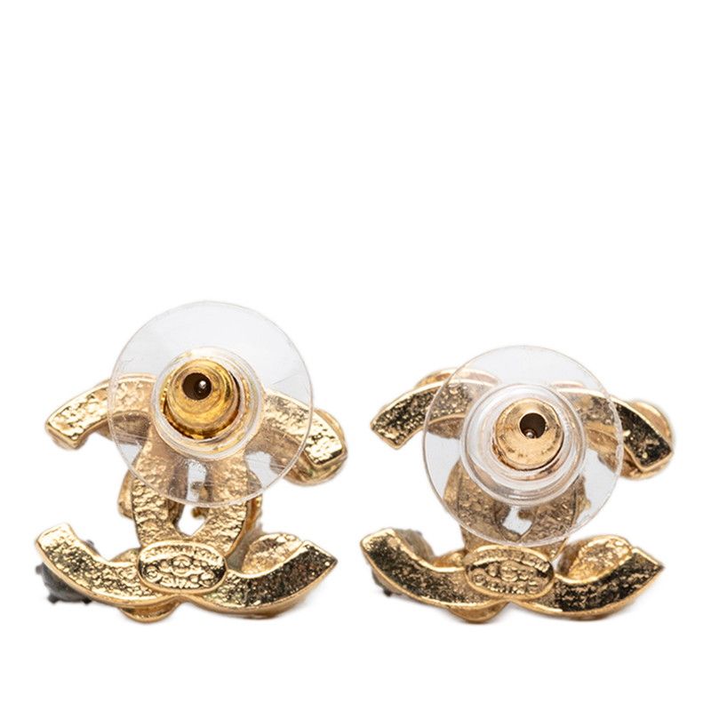 CHANEL ピアス　05P ベージュ スタッドピアス ココマーク　アクセサリー シャネル ココマーク スタッドピアス 05P ゴールド メッキ レディース