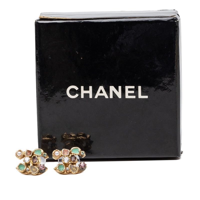 CHANEL ピアス　05P ベージュ スタッドピアス ココマーク　アクセサリー シャネル ココマーク スタッドピアス 05P ゴールド メッキ レディース