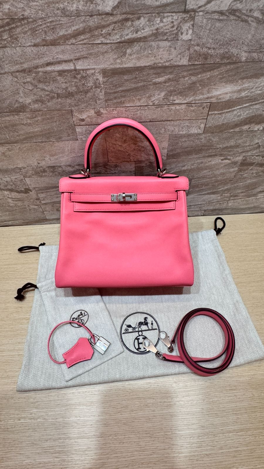 エルメス ハンドバッグ ケリー25 内縫い ローズアザレ/シルバー金具 スイフト D刻印 HERMES 2wayバッグ