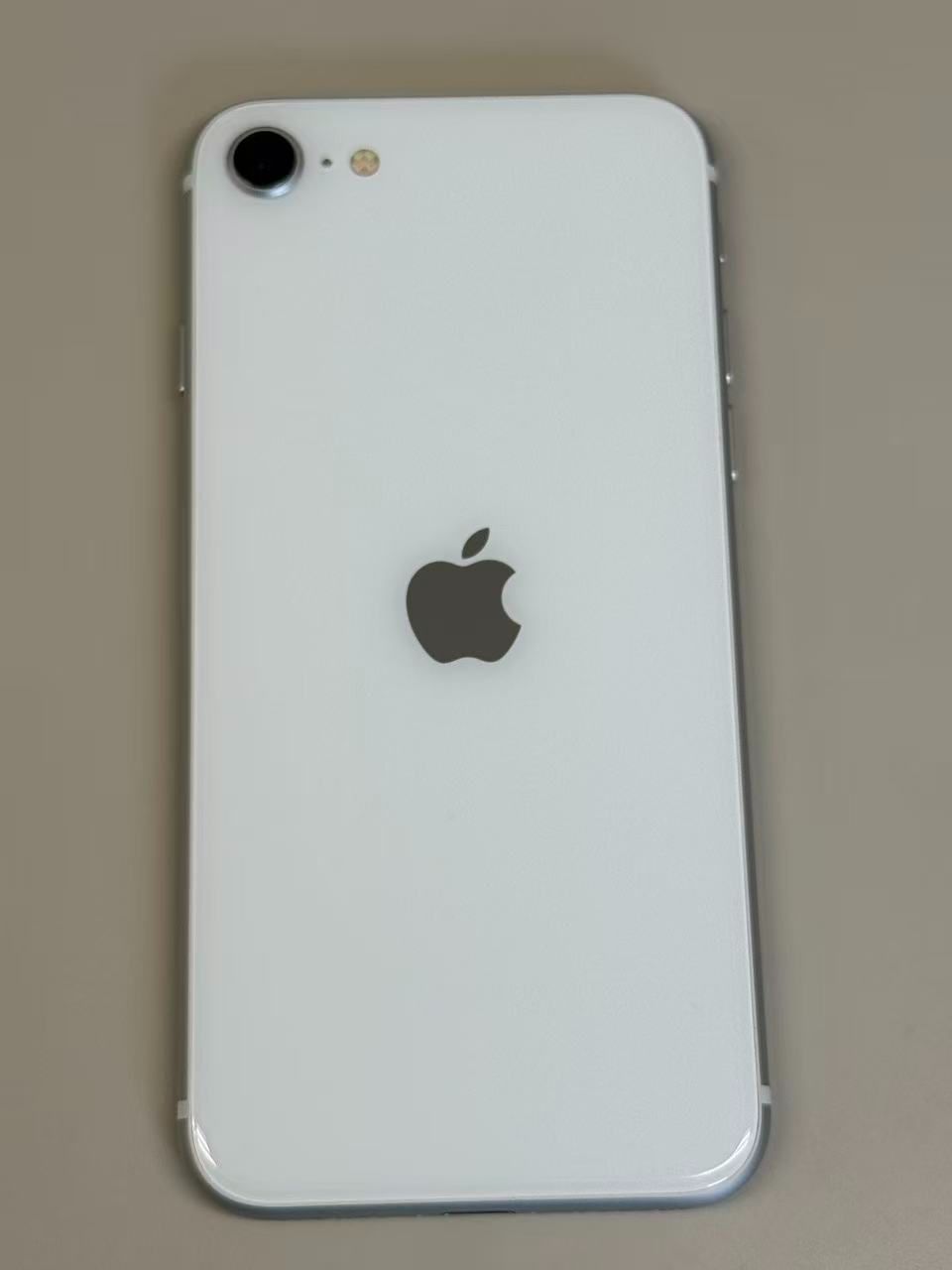 iPhone SE2 64GB ホワイト SIMフリー 新品同様 - メルカリ