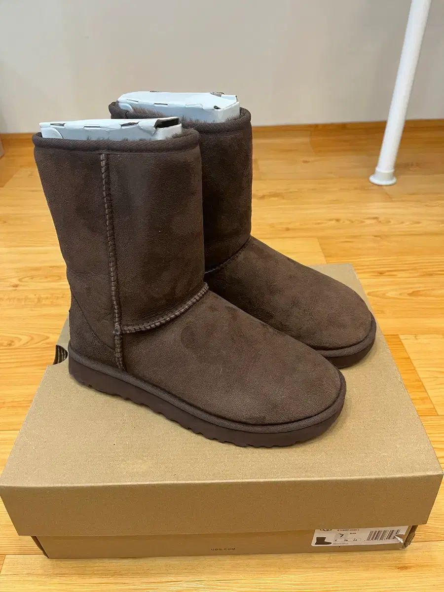 UGG Classic ショート II ブラウン