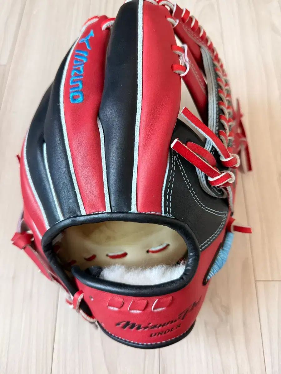 ミズノダイバーシティ内野野球グローブタグドール