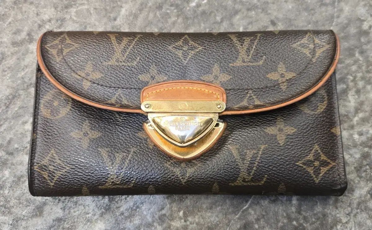 ルイヴィトン モノグラム 財布