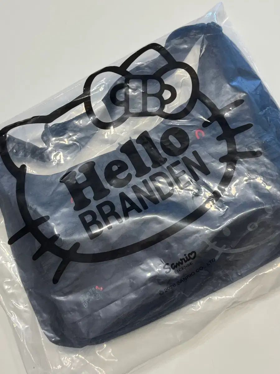 ブランドHELLO KITTY クロスバック ブラック