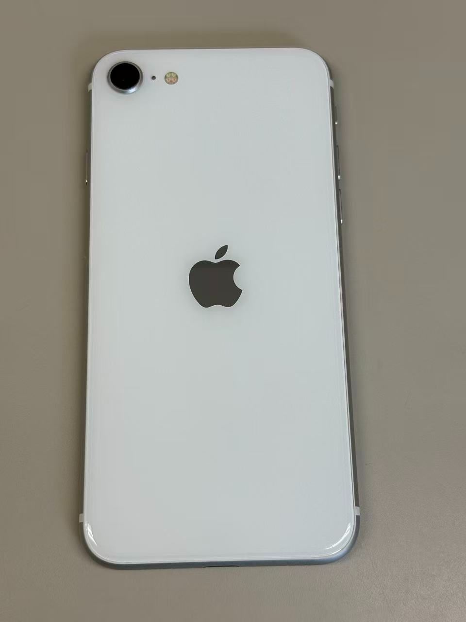 極美品 iPhone SE2 64GB ホワイト バッテリー96% SIMフリー - メルカリ