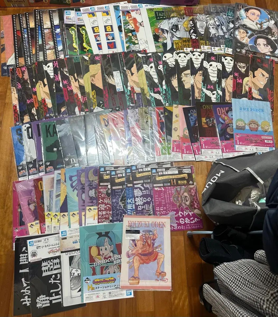 軍服グッズ 100個
