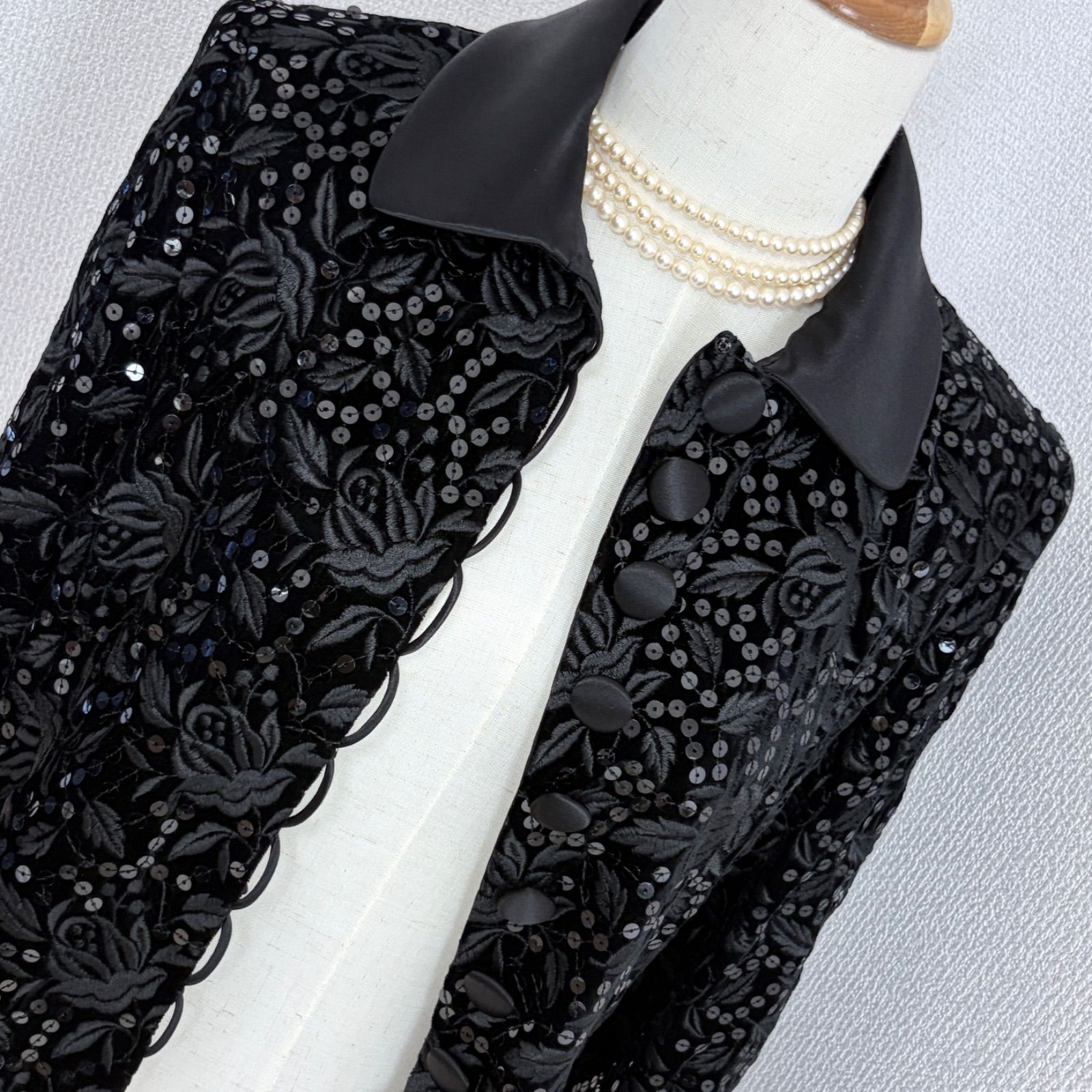 美品★AKRIS★総刺繍★フローラル★エアリー★ジャケット AKRIS アクリス スイス製 フラワー総刺繍 スパンコール シルクブレンド