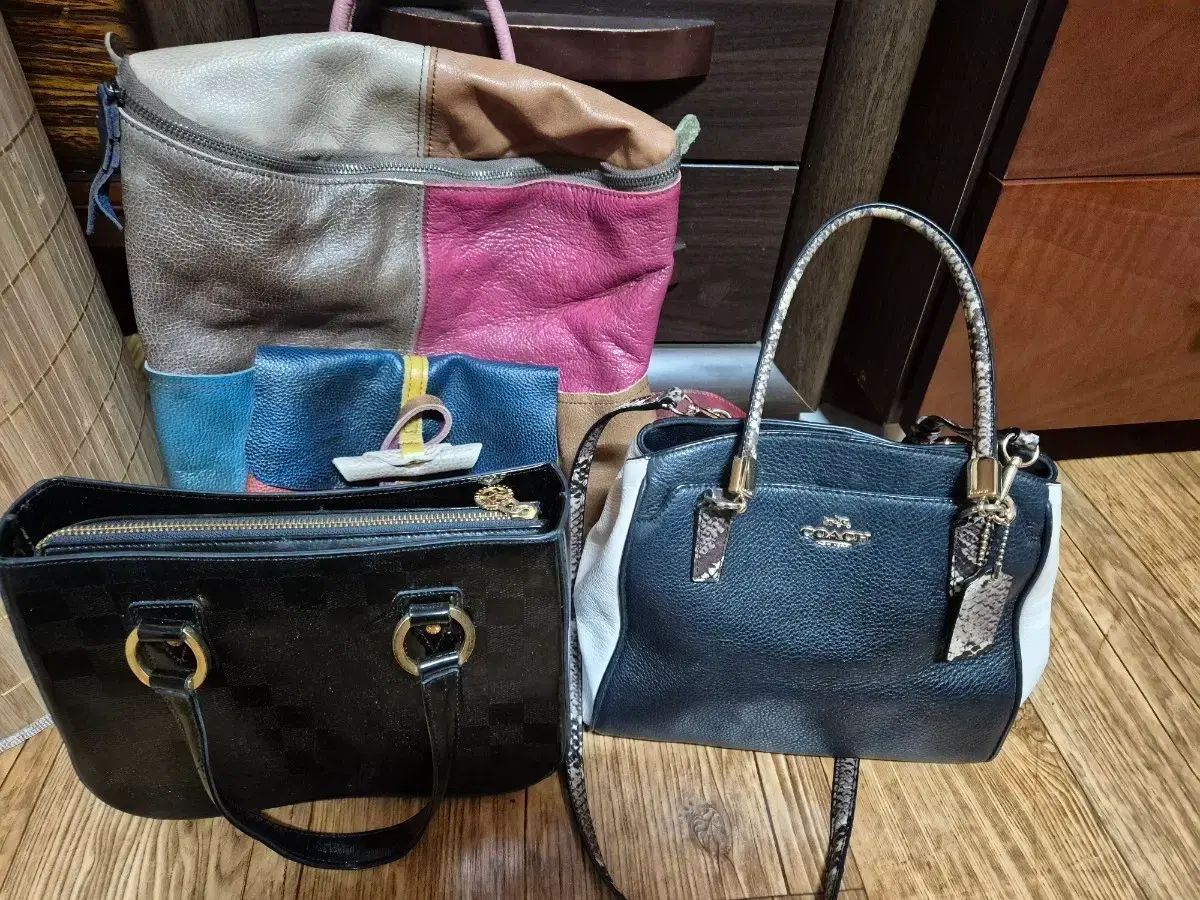 COACH レディースバッグ＋他バッグ２点