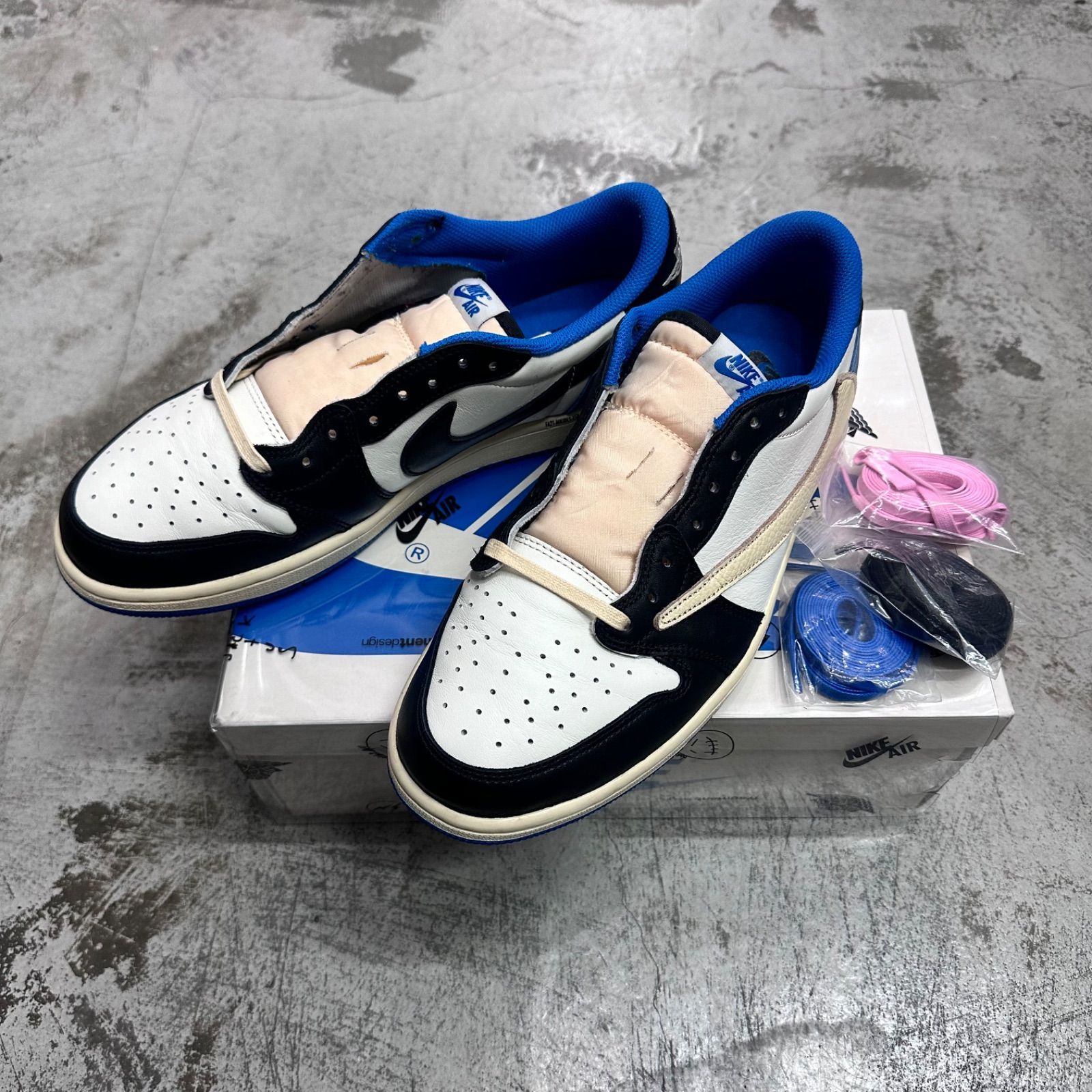 NIKE × TRAVIS SCOTT Air Jordan 1 Low OG SP 