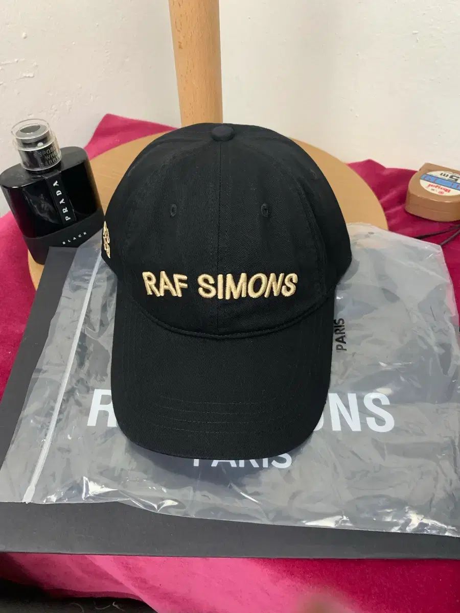 RAF SIMONS ラフ シモンズ ベースボールキャップ ブラック - メルカリ
