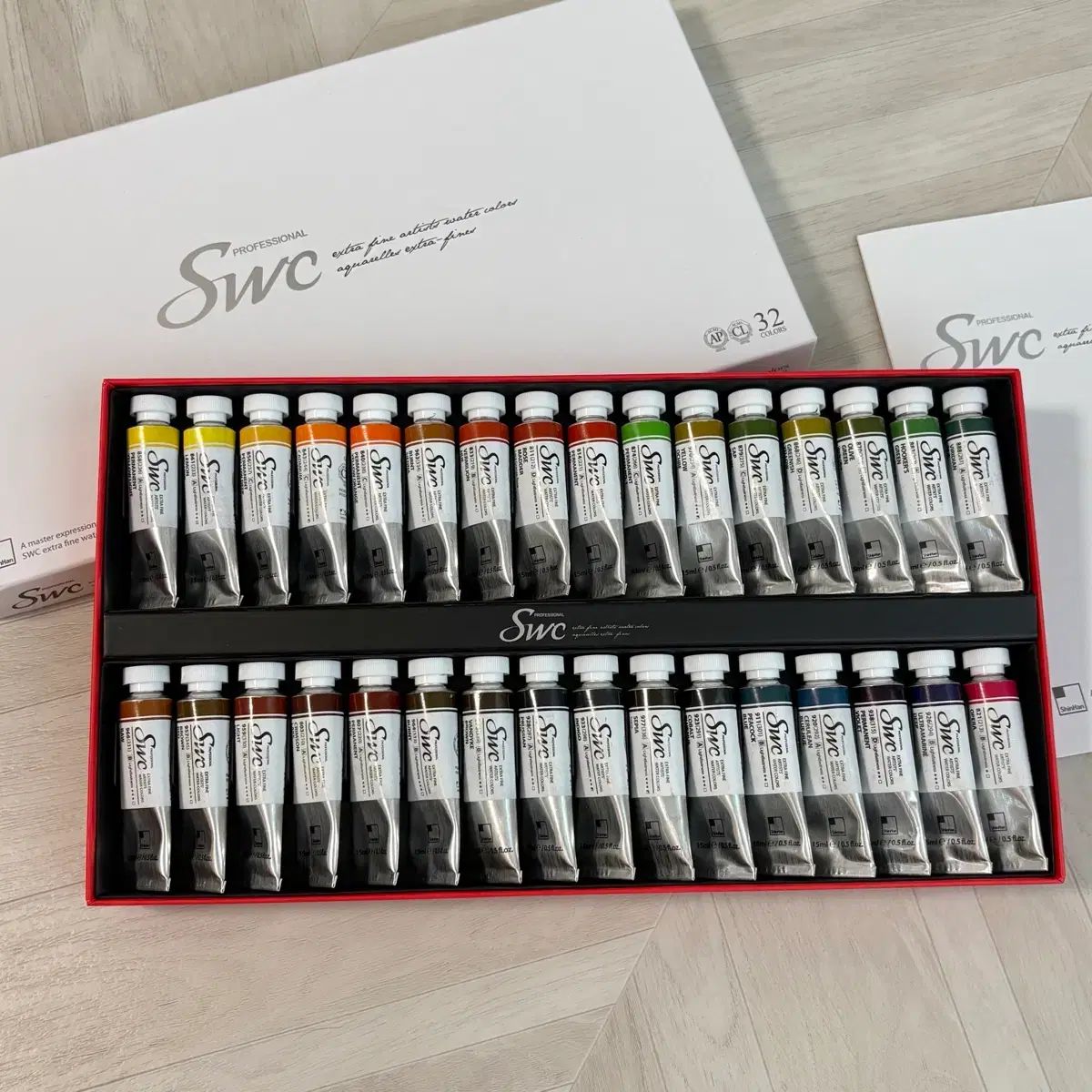 新品) シンハン SWC 専門家用 水彩絵の具 32色