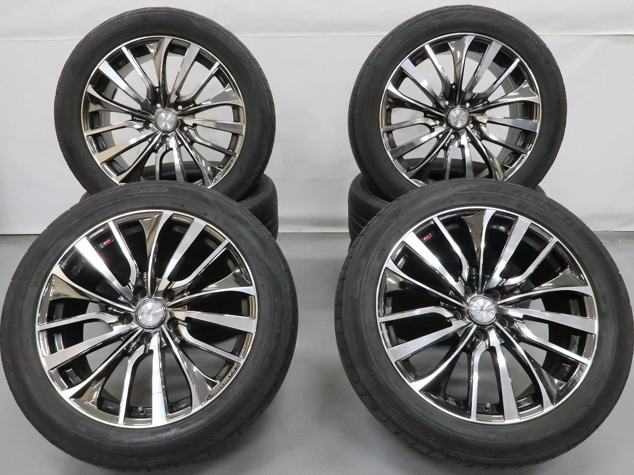 30系 アルファード ヴェルファイア 等に 4本 レオニス VT 18インチ 8J