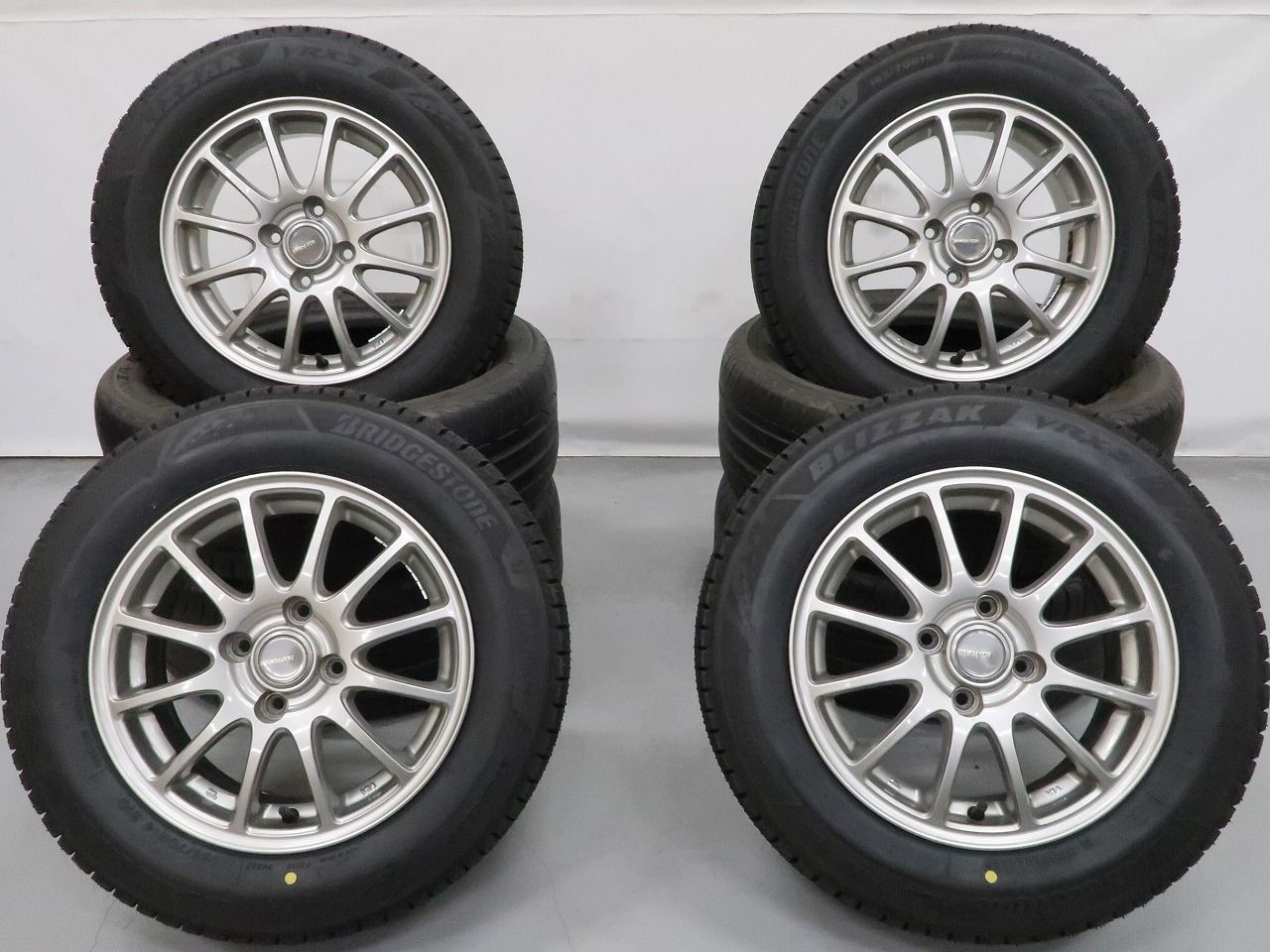 アクア ヴィッツ ソリオ デリカD2 等 4本 社外 14インチ 5.5J+45 4H 100 バリ溝 スタッドレス BRIDGESTONE BLIZZAK VRX3 2025年 165/70R14