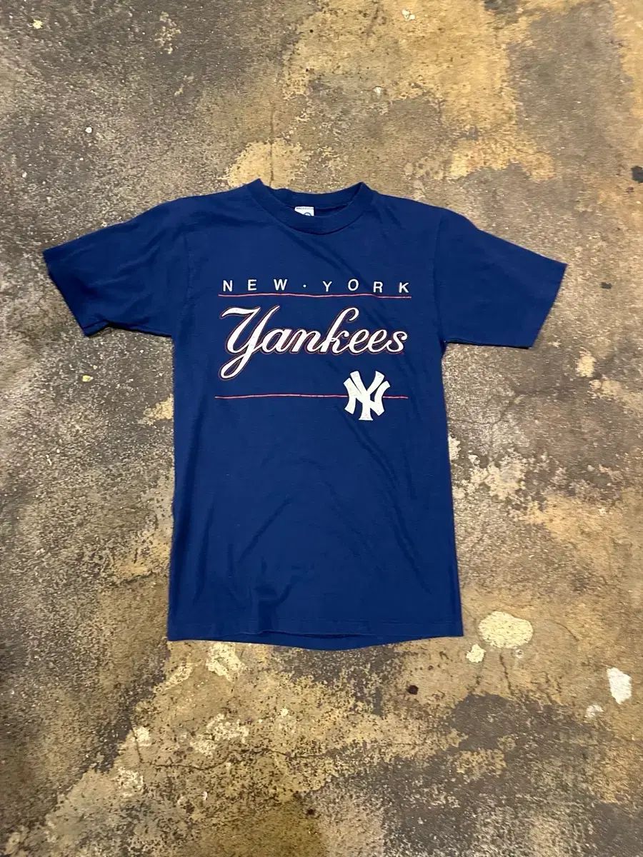 ヴィンテージ 90s NEW YORK YANKEES Tシャツ