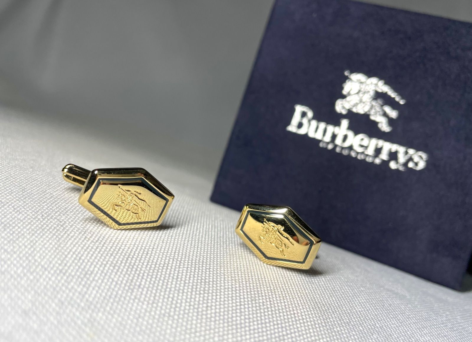 希少 Burberry バーバリー エクエストリアンナイト 騎士デザイン ゴールド & ダークネイビー カフス カフリンクス ボタン ケースあり