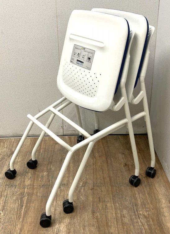 中古品】オカムラ ルナシリーズ ルナチェア2脚セット ブルー